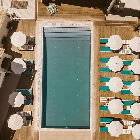 Atlantis Edm Complex, Kavos מלון קאבוס
